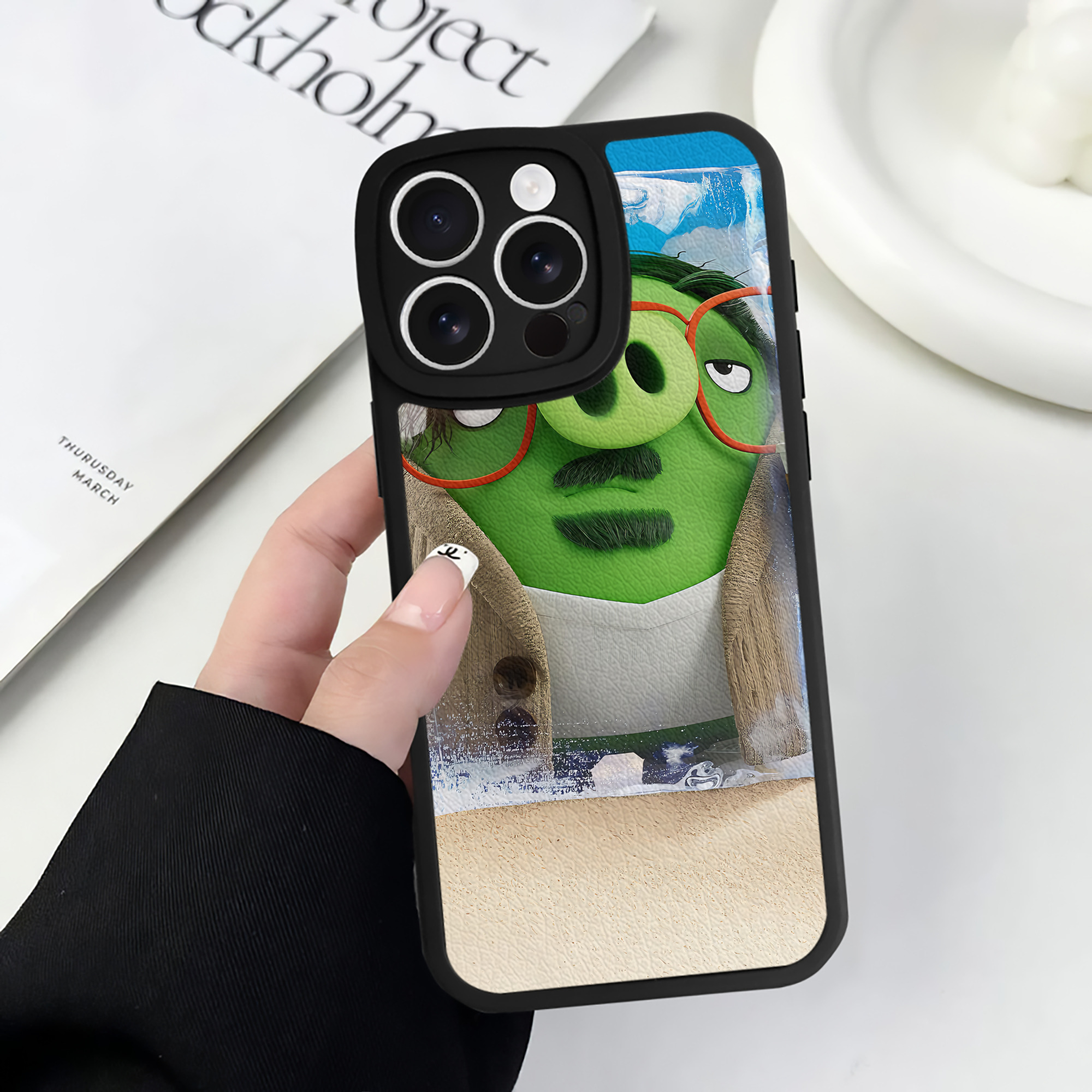 （画像用） Angry Birds アングリーバード 【iPhone 16シリーズ対応】シリコンスマホケース（レザー調） 材質：シリコン